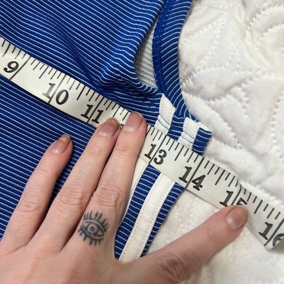 Adidas Womens Zippable Blue Small
Cropped Stripes - Picture 5 of 12